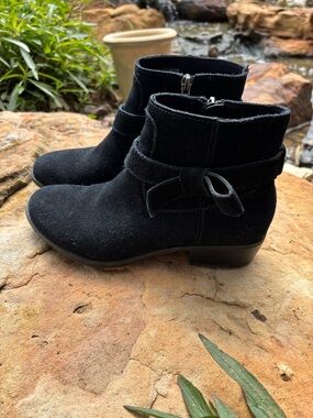 Skechers Women's Black Suede Ankle Boots with Decorative Bow